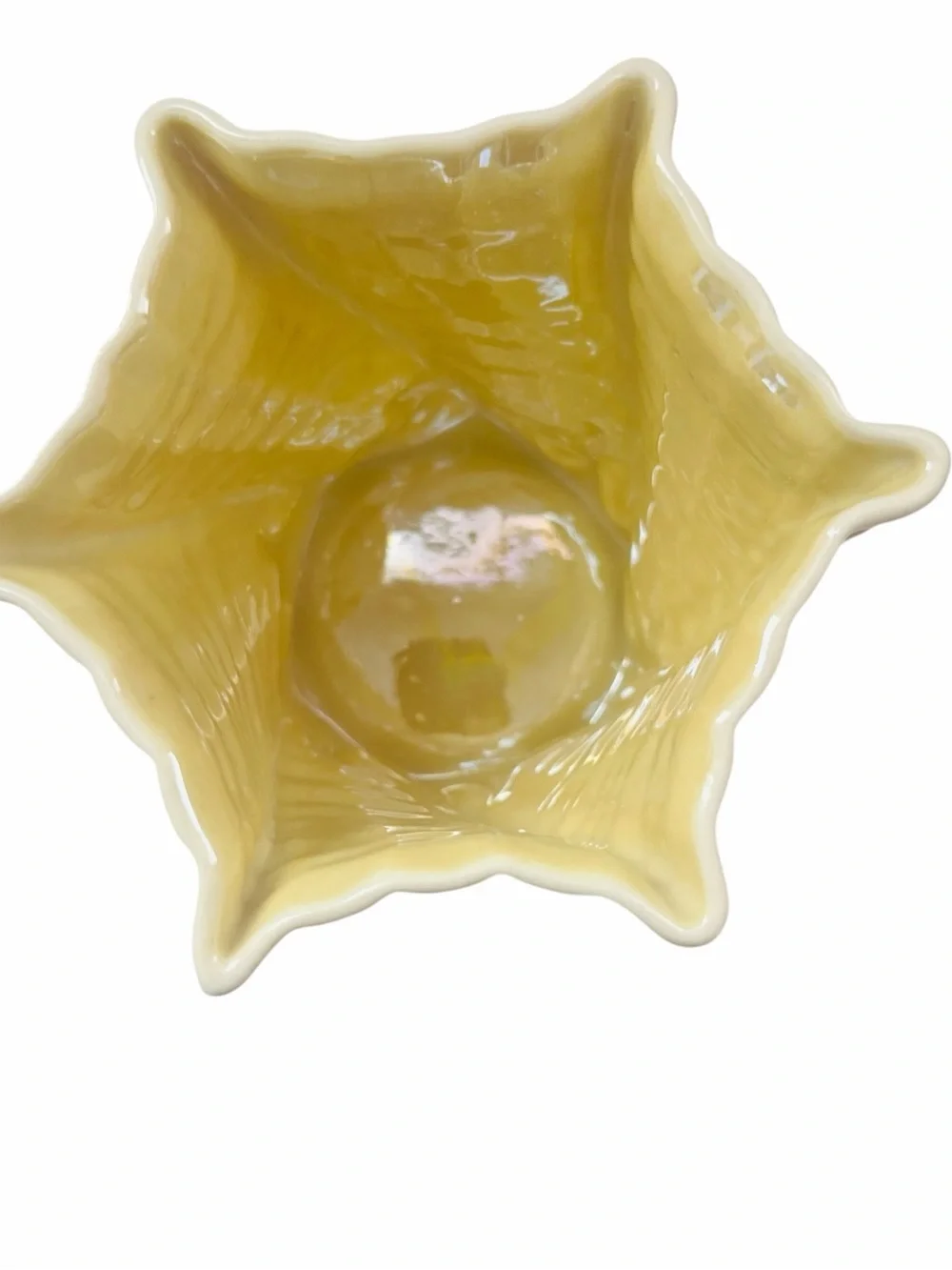 Vintage Belleek Ireland Spiral Limpet Shell Vase